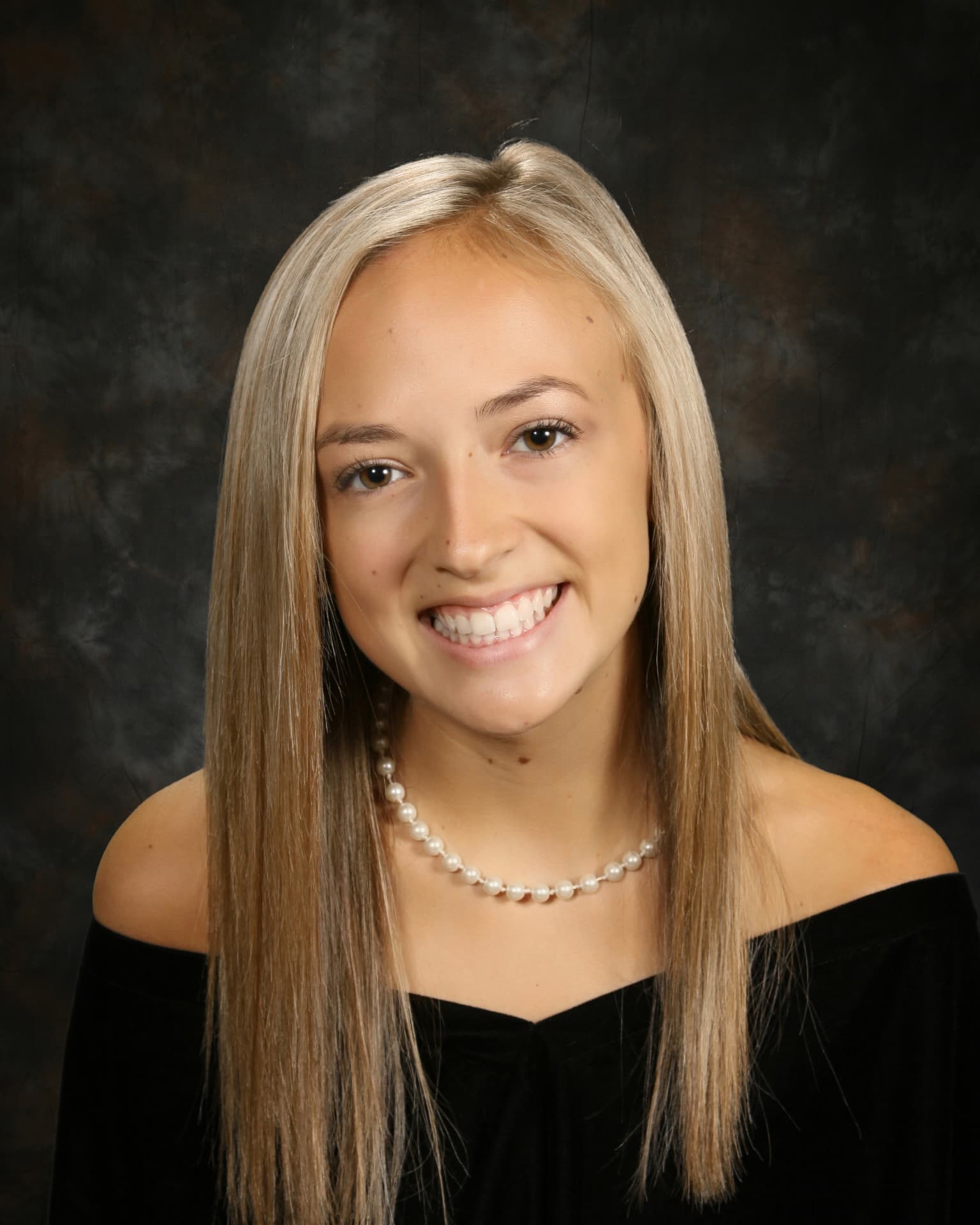 Breanna Leigh Chadwick's senior portrait.
